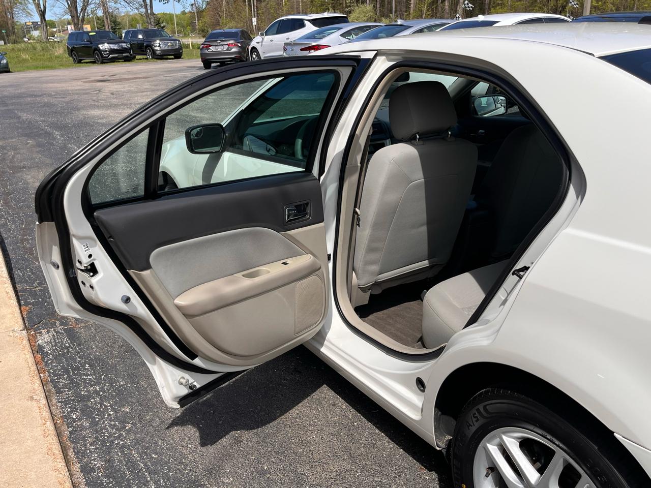 Ford Fusion 4dr Sdn S FWD 2012