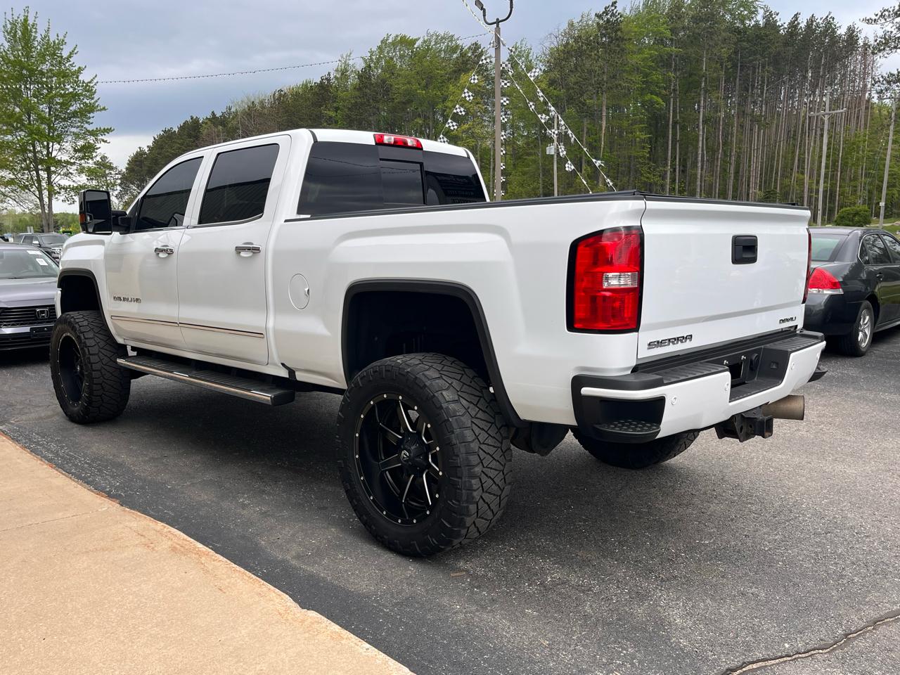 GMC Sierra 3500HD 4WD Crew Cab 153.7" Denali 2017