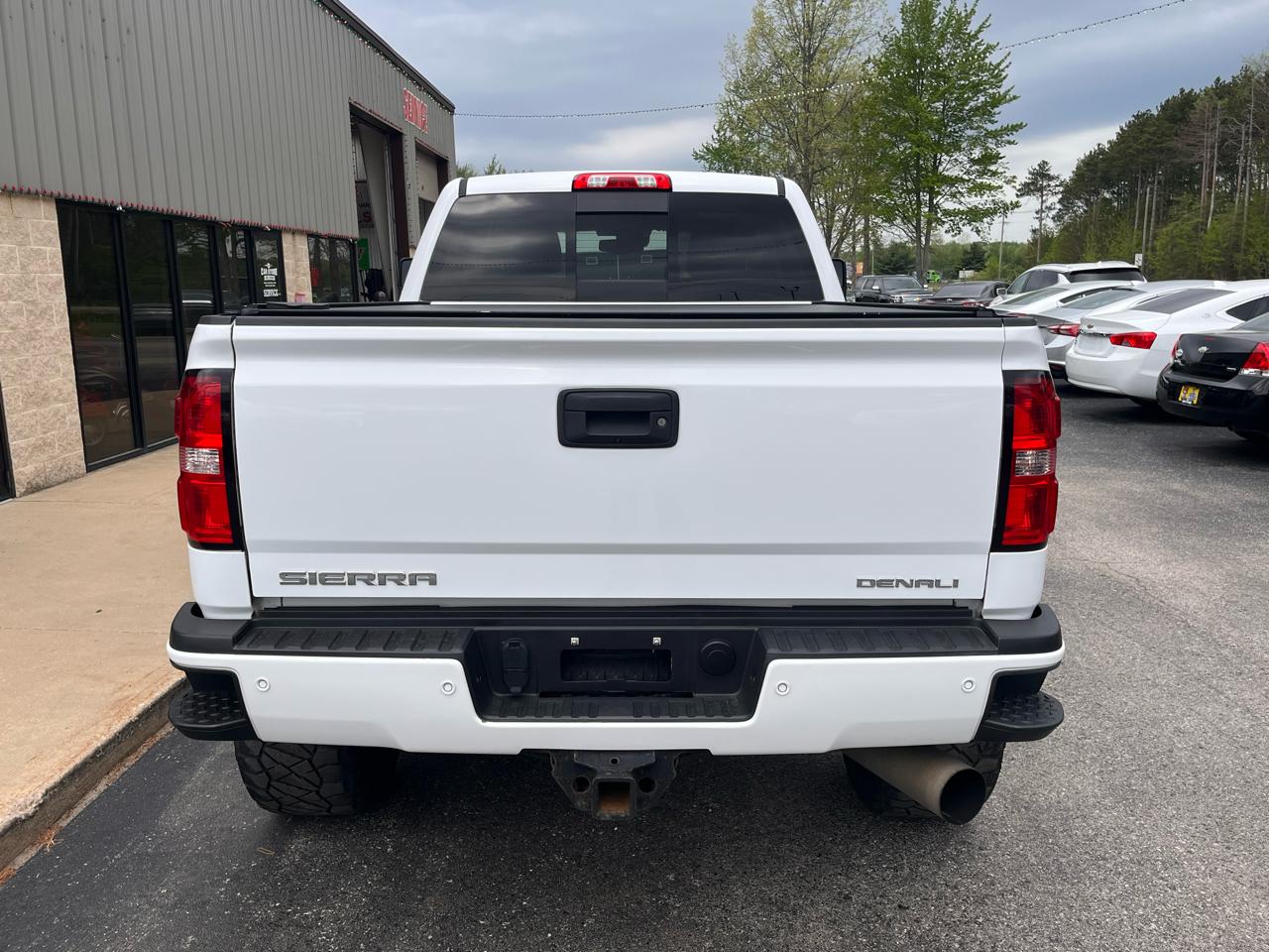 GMC Sierra 3500HD 4WD Crew Cab 153.7" Denali 2017