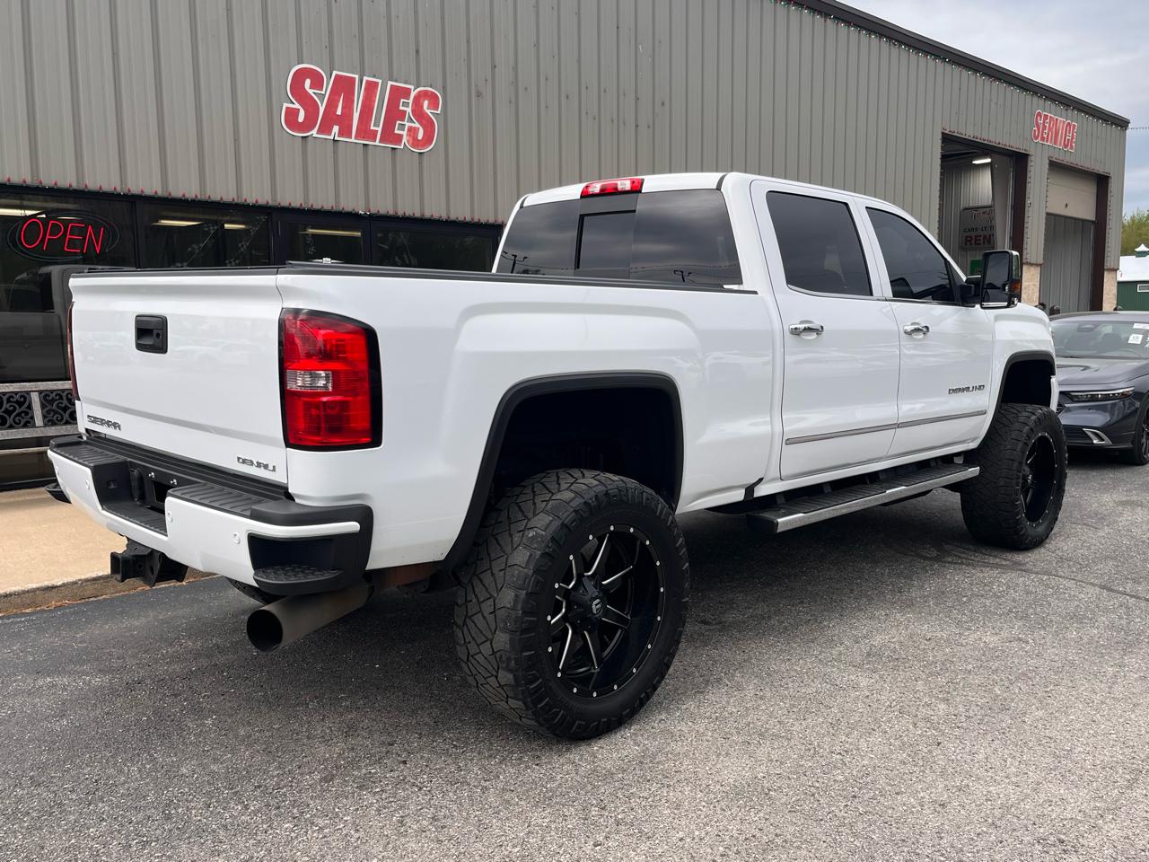 GMC Sierra 3500HD 4WD Crew Cab 153.7" Denali 2017