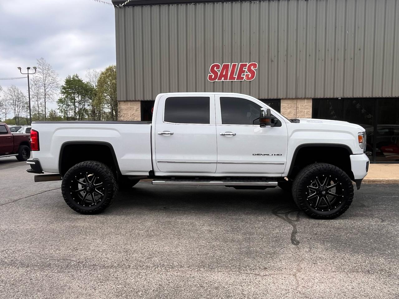 GMC Sierra 3500HD 4WD Crew Cab 153.7" Denali 2017