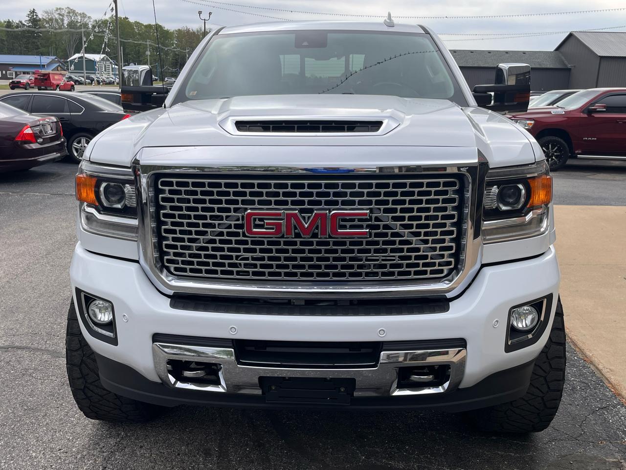 GMC Sierra 3500HD 4WD Crew Cab 153.7" Denali 2017