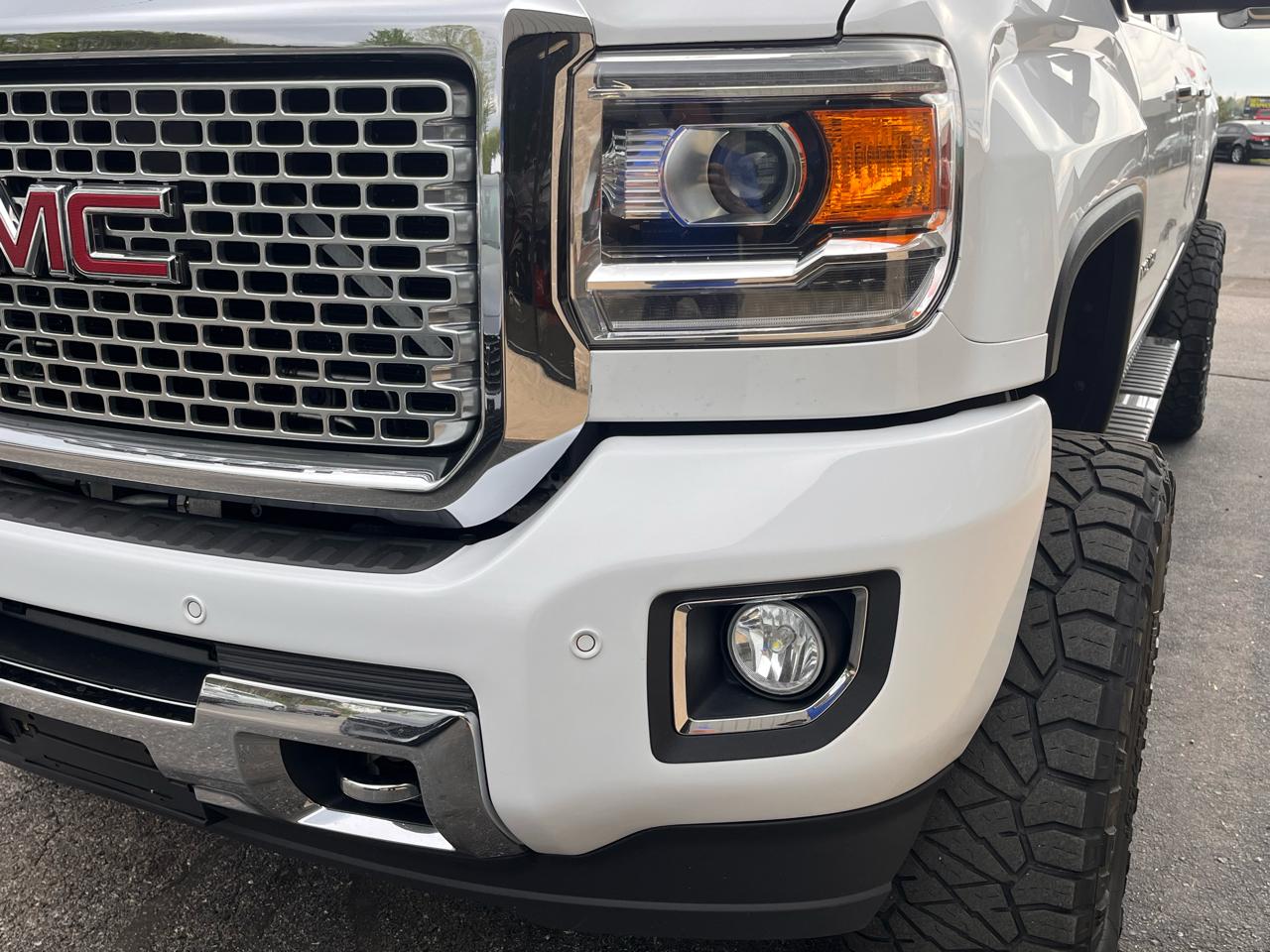 GMC Sierra 3500HD 4WD Crew Cab 153.7" Denali 2017