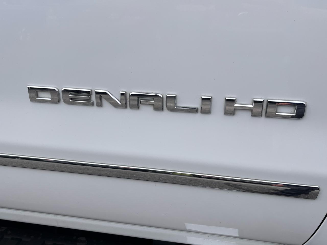 GMC Sierra 3500HD 4WD Crew Cab 153.7" Denali 2017