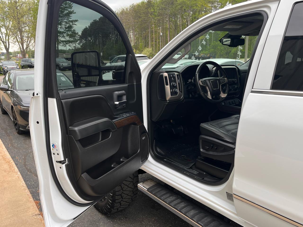 GMC Sierra 3500HD 4WD Crew Cab 153.7" Denali 2017