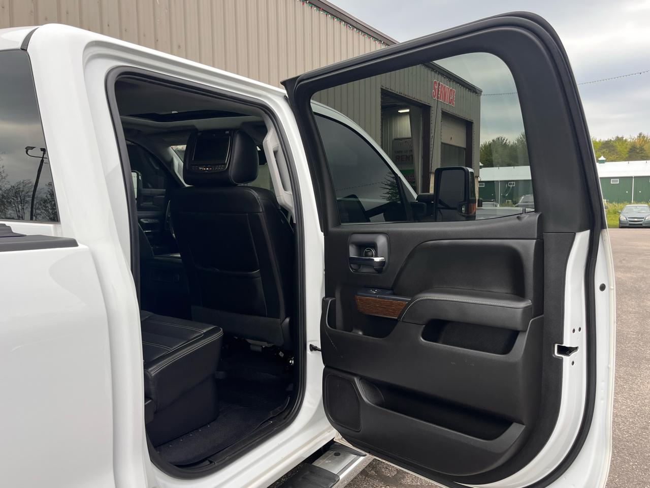 GMC Sierra 3500HD 4WD Crew Cab 153.7" Denali 2017