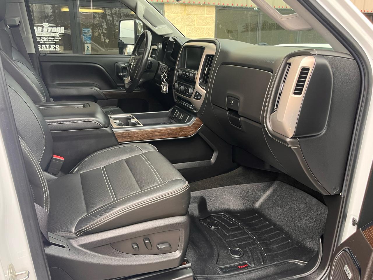 GMC Sierra 3500HD 4WD Crew Cab 153.7" Denali 2017