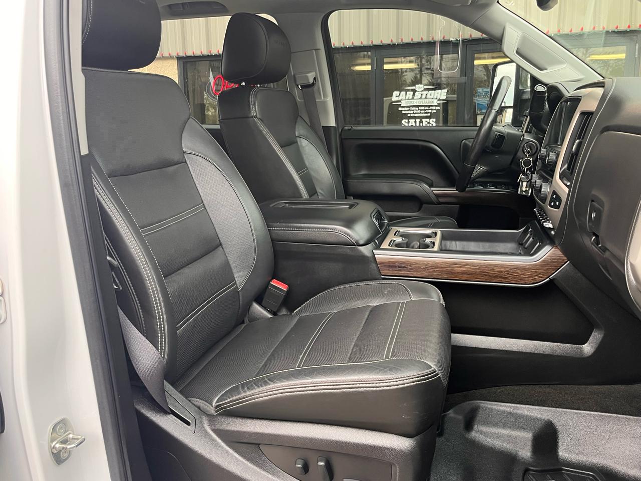 GMC Sierra 3500HD 4WD Crew Cab 153.7" Denali 2017
