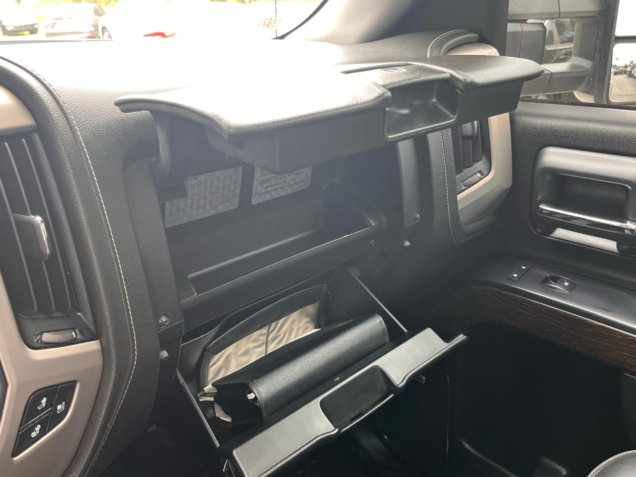 GMC Sierra 3500HD 4WD Crew Cab 153.7" Denali 2017