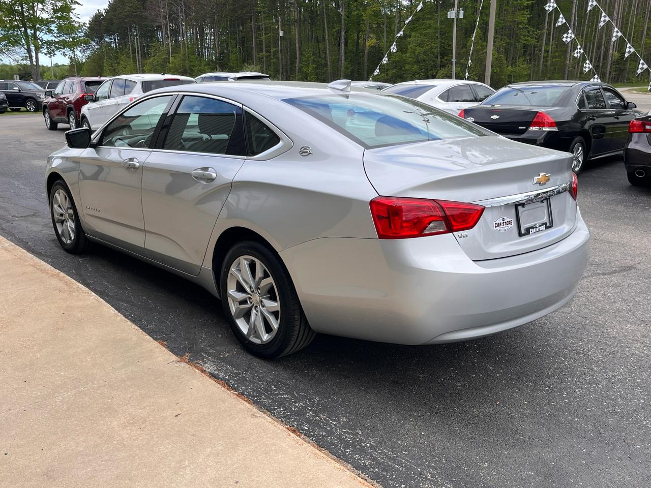 Chevrolet Impala 4dr Sdn LT w/1LT 2018