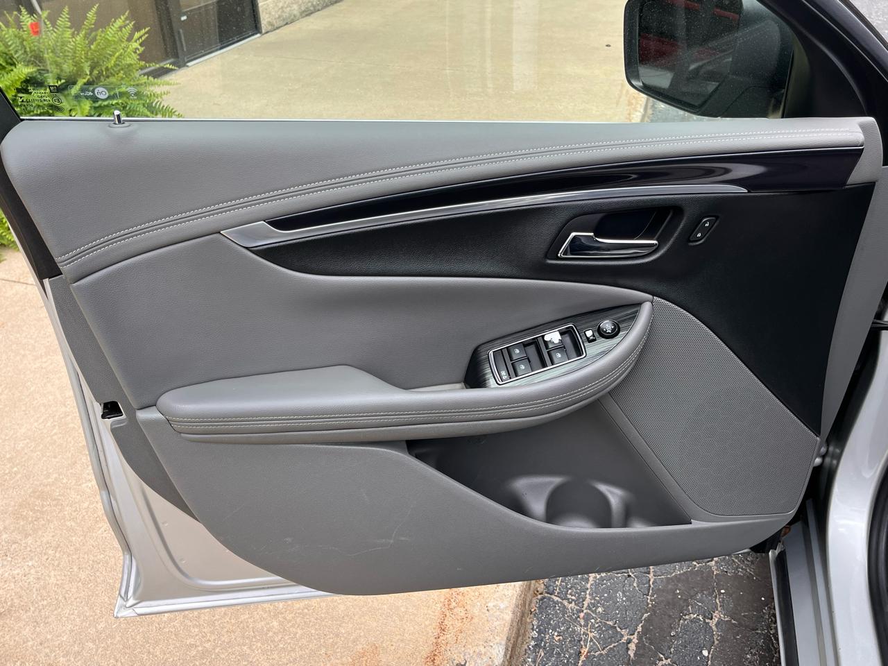 Chevrolet Impala 4dr Sdn LT w/1LT 2018