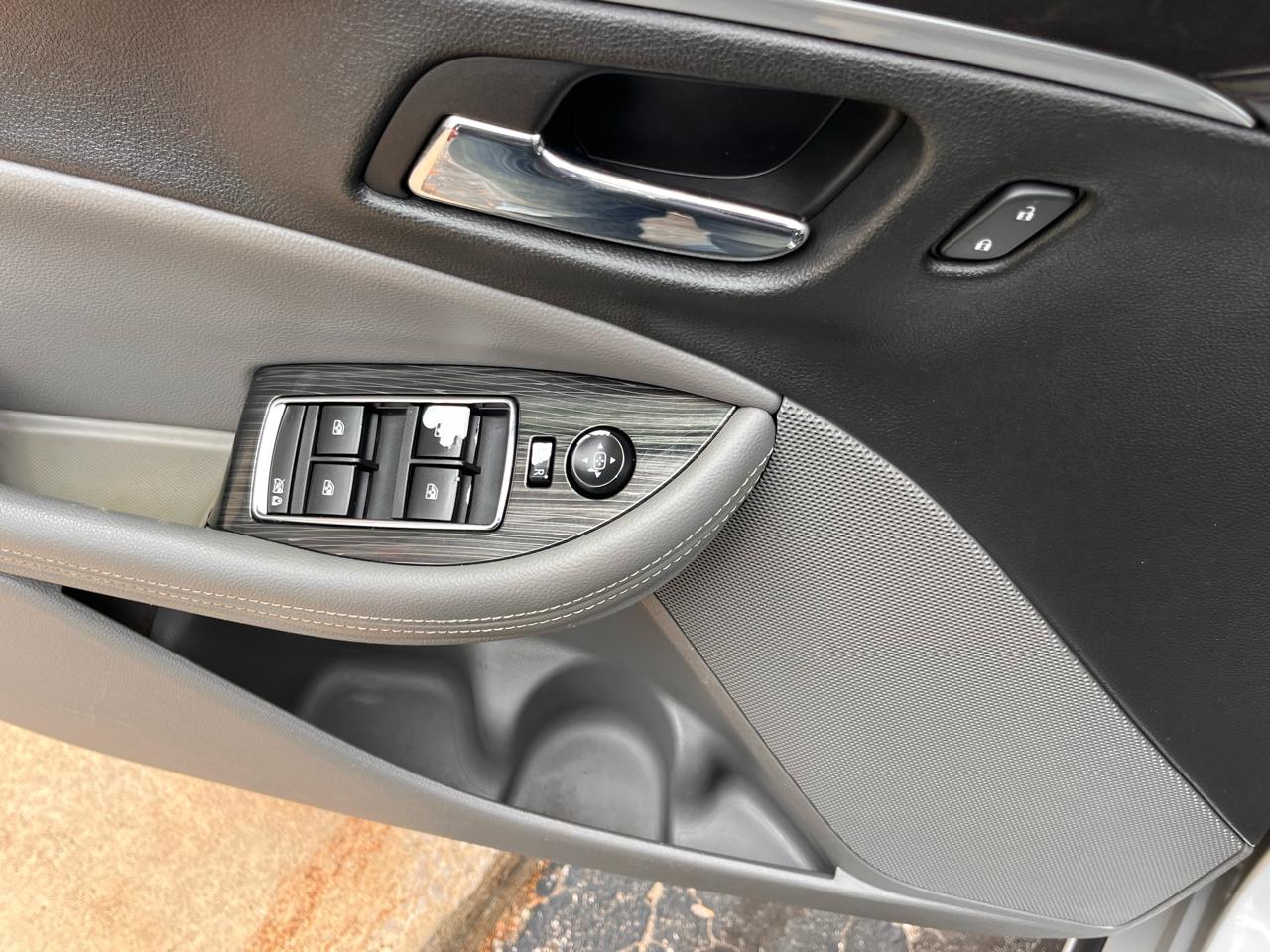 Chevrolet Impala 4dr Sdn LT w/1LT 2018