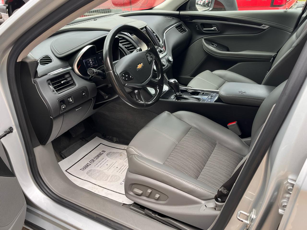 Chevrolet Impala 4dr Sdn LT w/1LT 2018