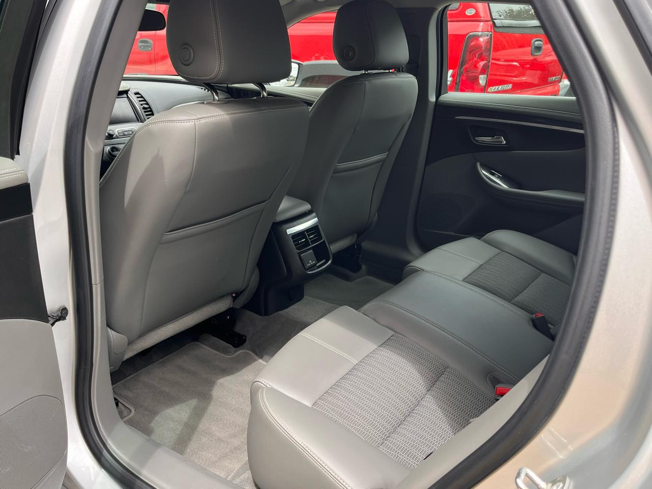Chevrolet Impala 4dr Sdn LT w/1LT 2018