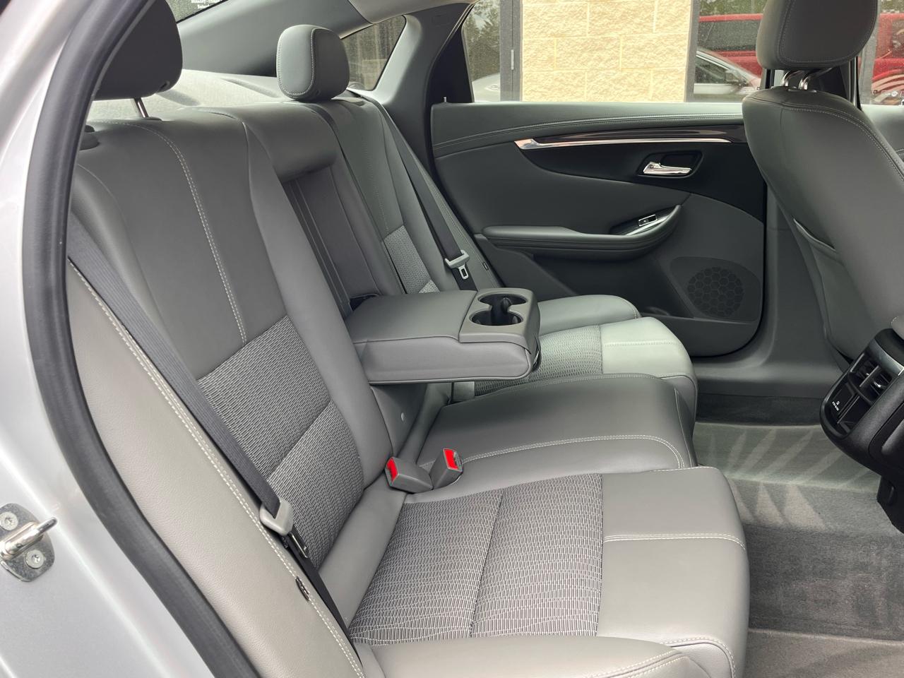 Chevrolet Impala 4dr Sdn LT w/1LT 2018