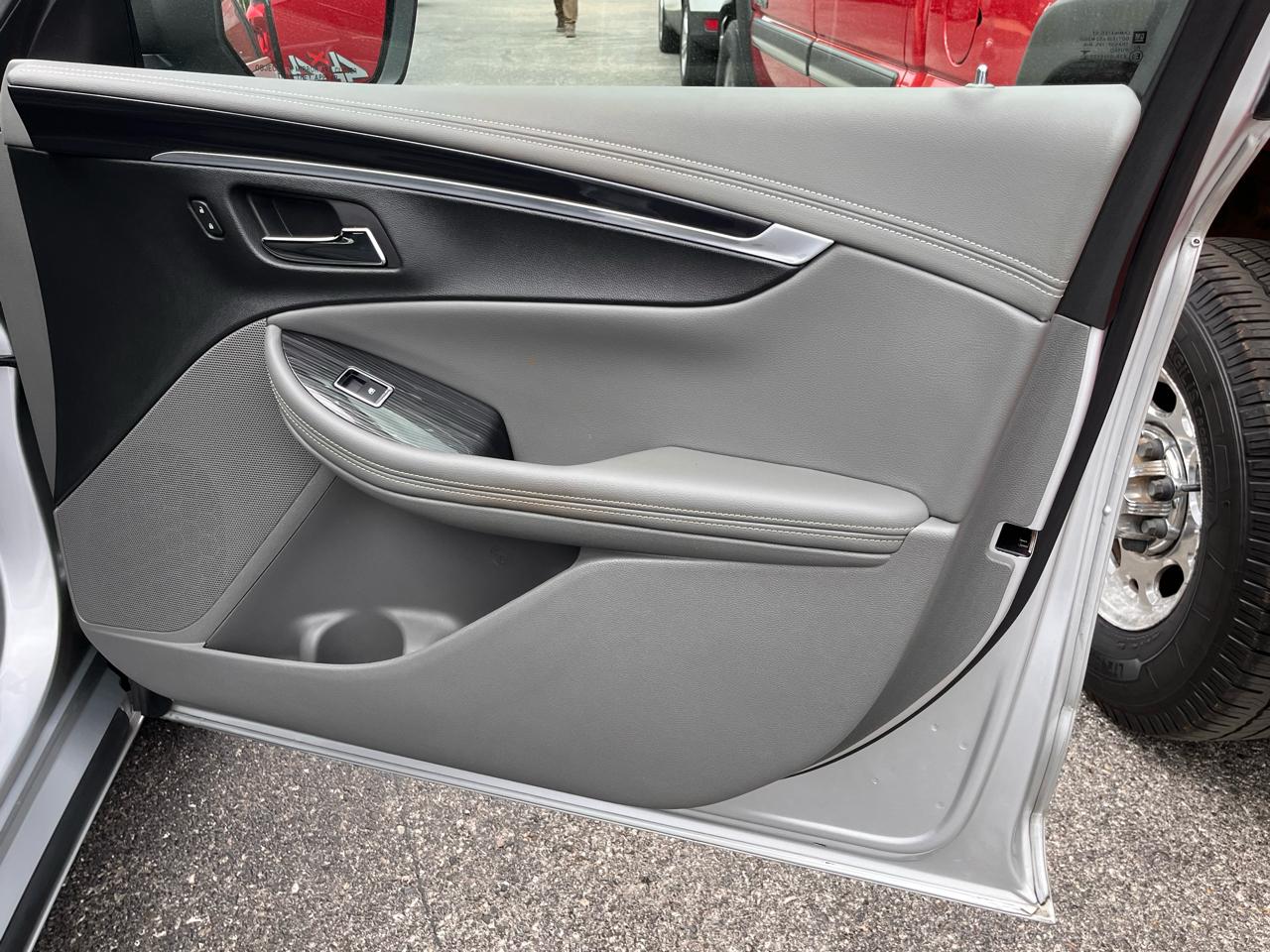 Chevrolet Impala 4dr Sdn LT w/1LT 2018