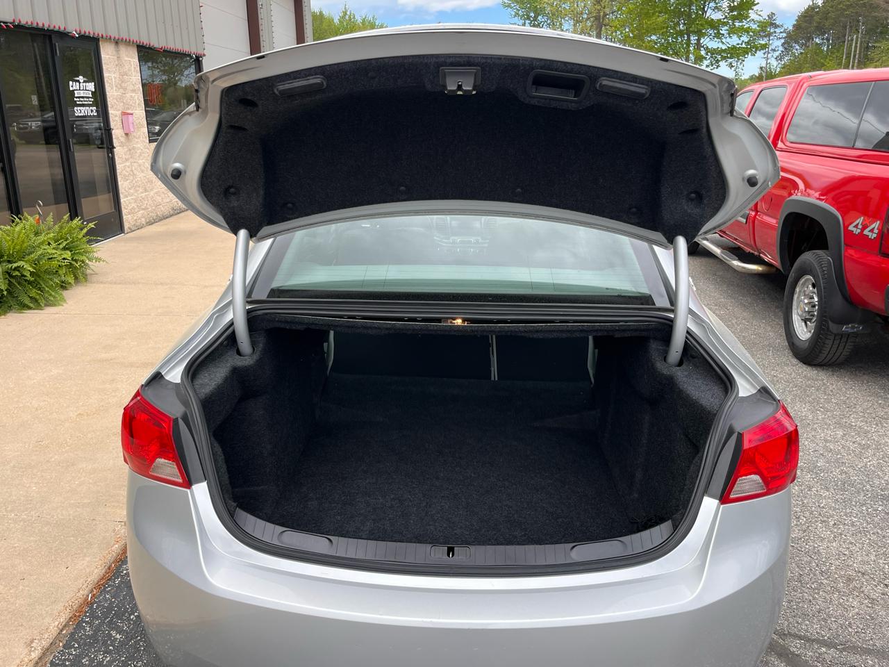 Chevrolet Impala 4dr Sdn LT w/1LT 2018