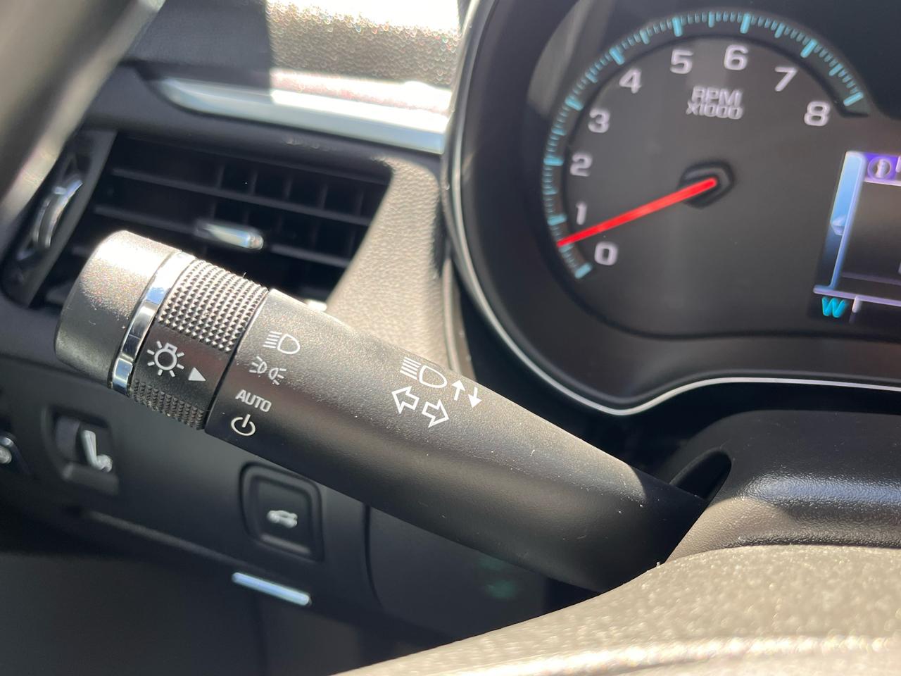 Chevrolet Impala 4dr Sdn LT w/1LT 2018