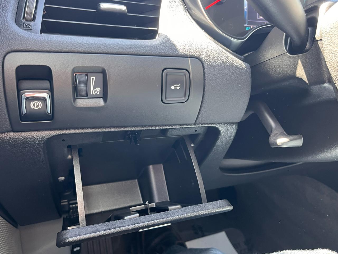 Chevrolet Impala 4dr Sdn LT w/1LT 2018