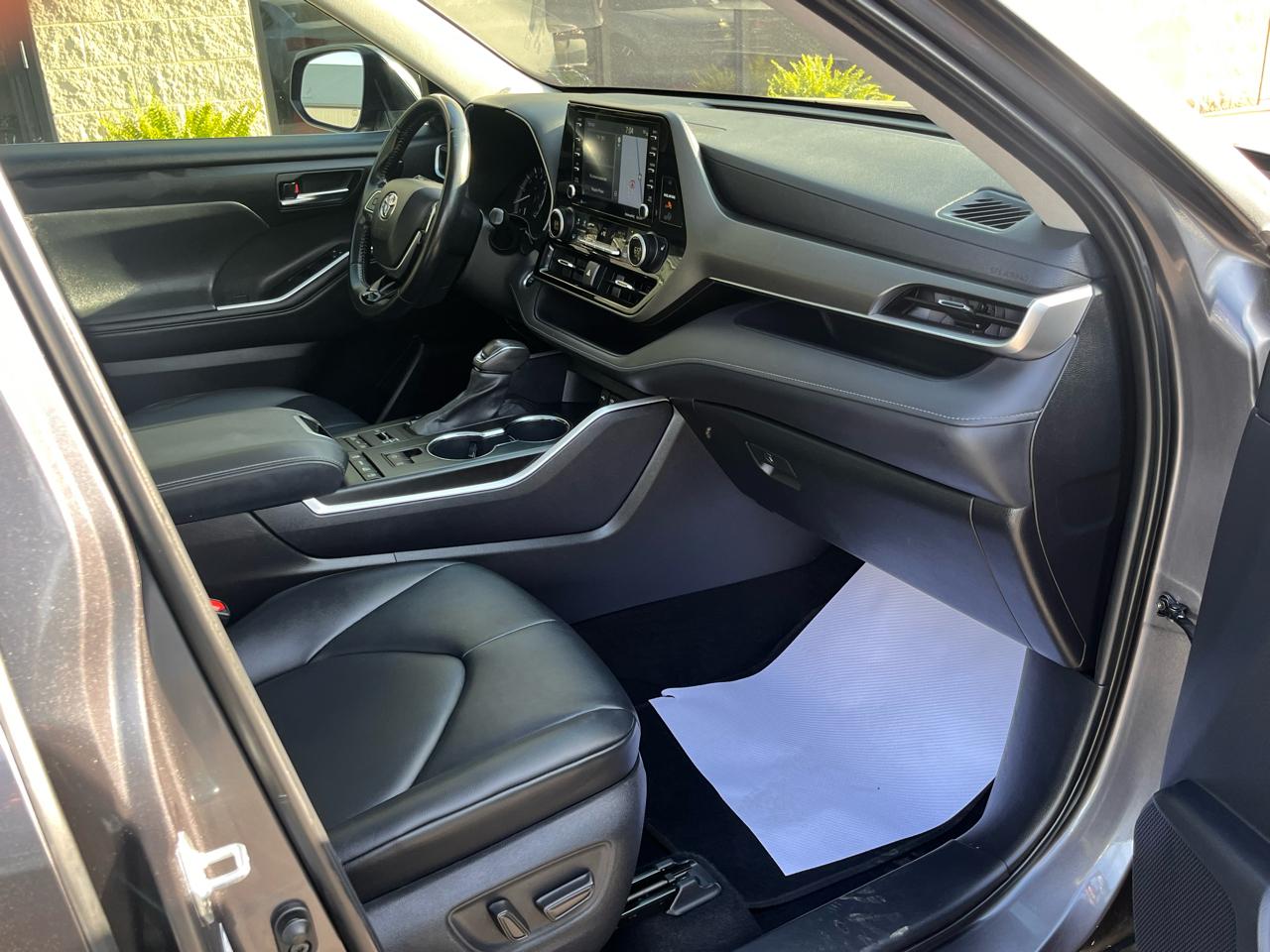 Toyota Highlander  2021
