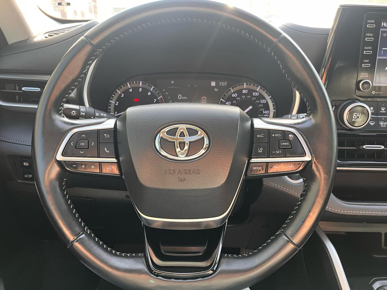 Toyota Highlander  2021