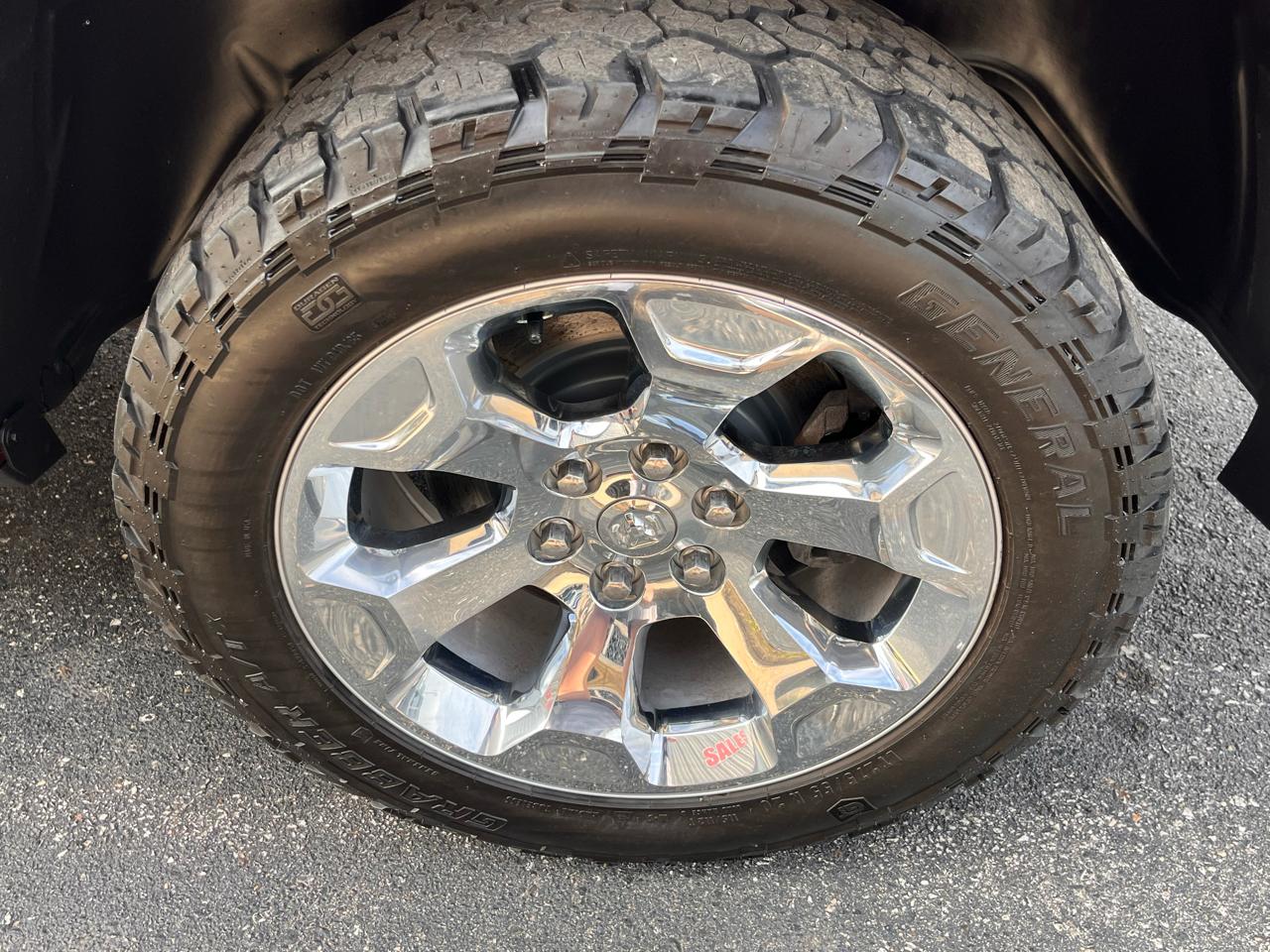 RAM 1500 Big Horn 4x4 Crew Cab 5'7" Box 2020