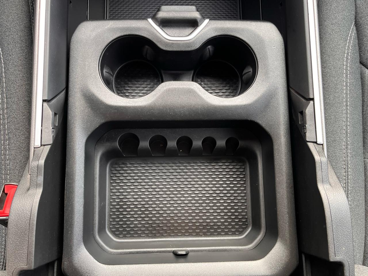 RAM 1500 Big Horn 4x4 Crew Cab 5'7" Box 2020