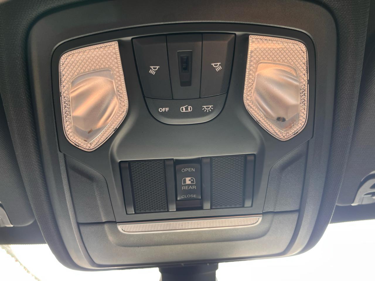 RAM 1500 Big Horn 4x4 Crew Cab 5'7" Box 2020