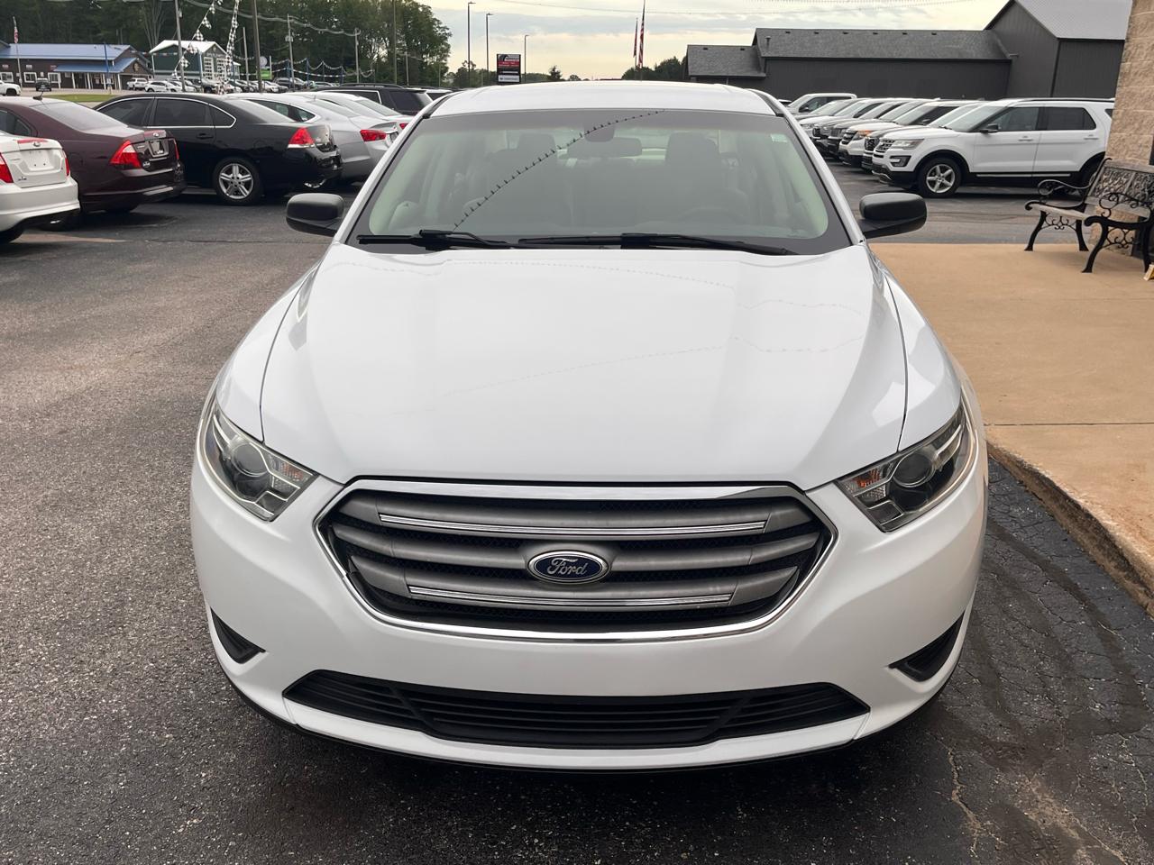 Ford Taurus 4dr Sdn SE FWD 2015