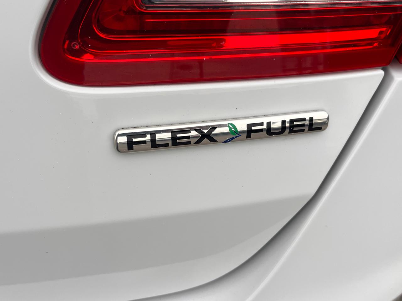 Ford Taurus 4dr Sdn SE FWD 2015