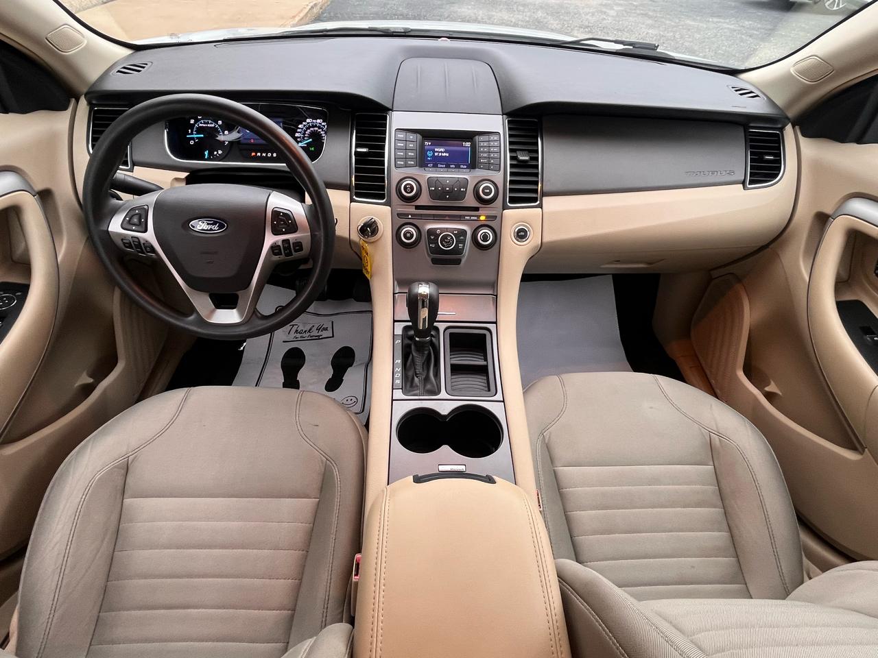 Ford Taurus 4dr Sdn SE FWD 2015