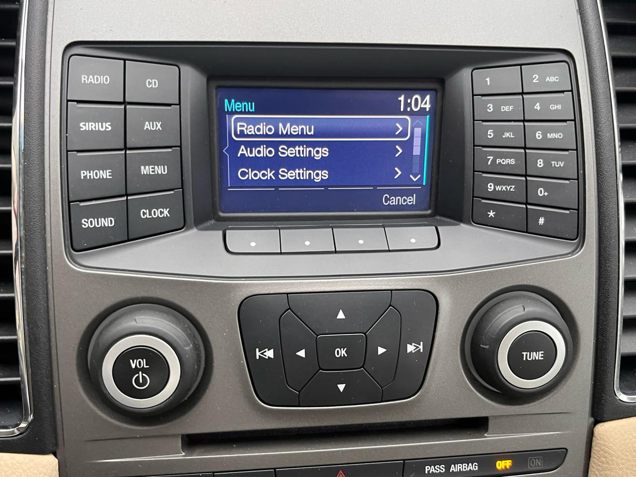 Ford Taurus 4dr Sdn SE FWD 2015