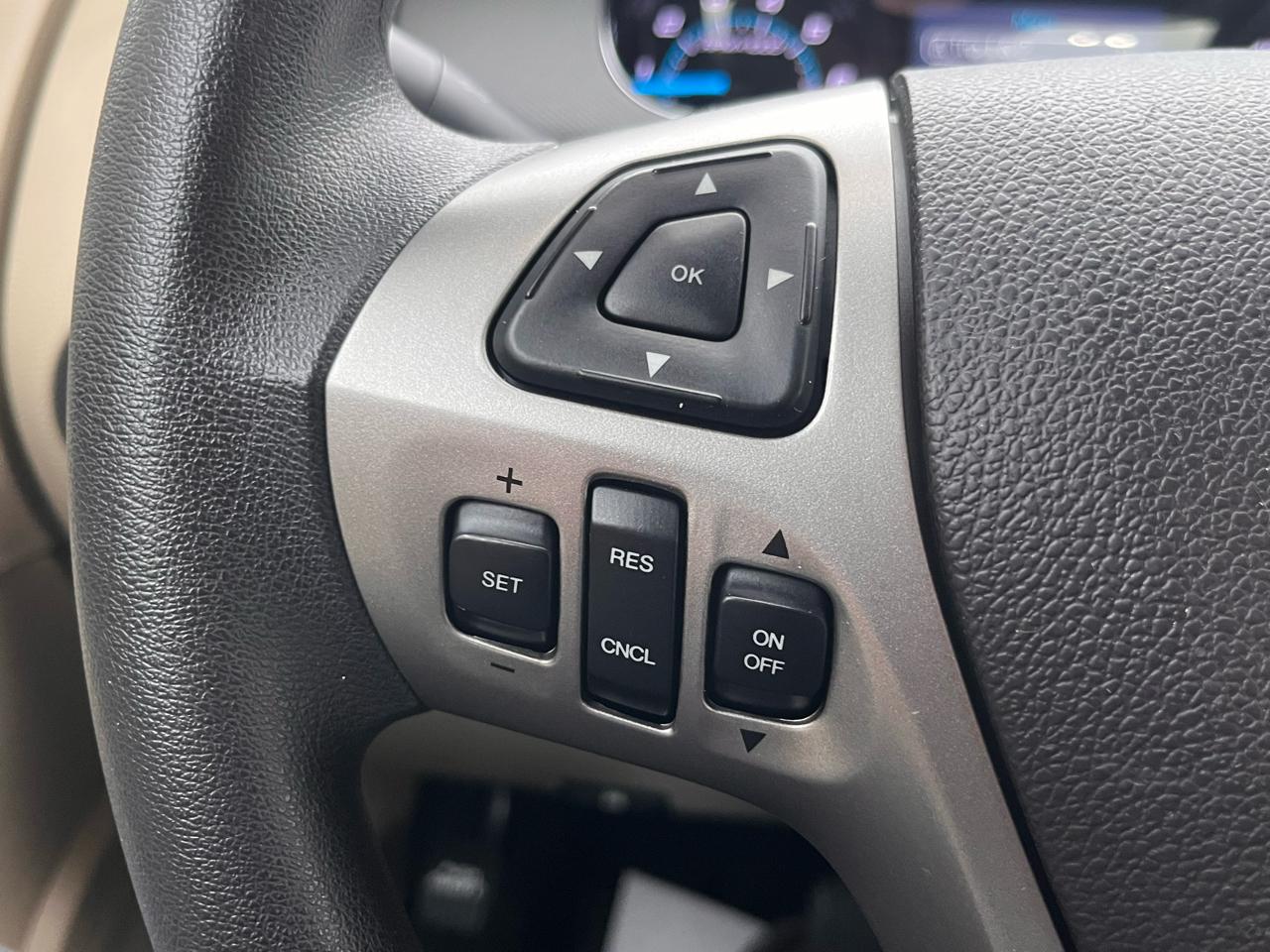 Ford Taurus 4dr Sdn SE FWD 2015