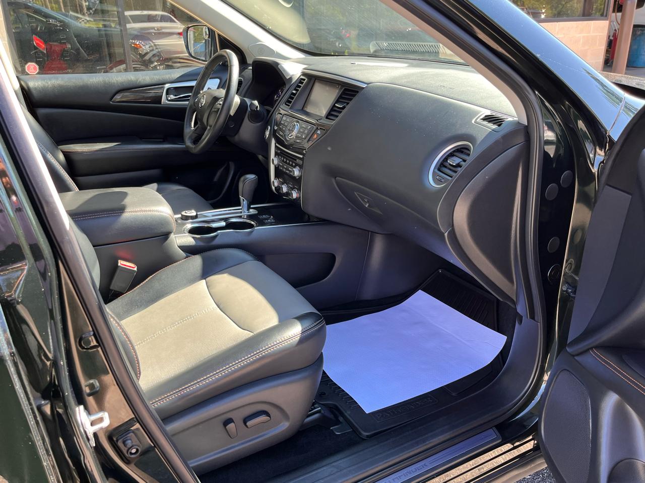 Nissan Pathfinder  2019