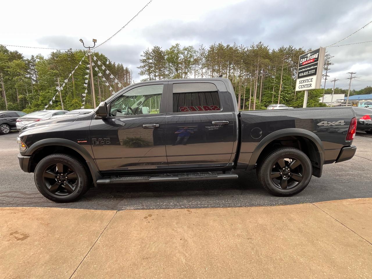 RAM 1500 Classic Warlock 4x4 Crew Cab 5'7" Box 2019
