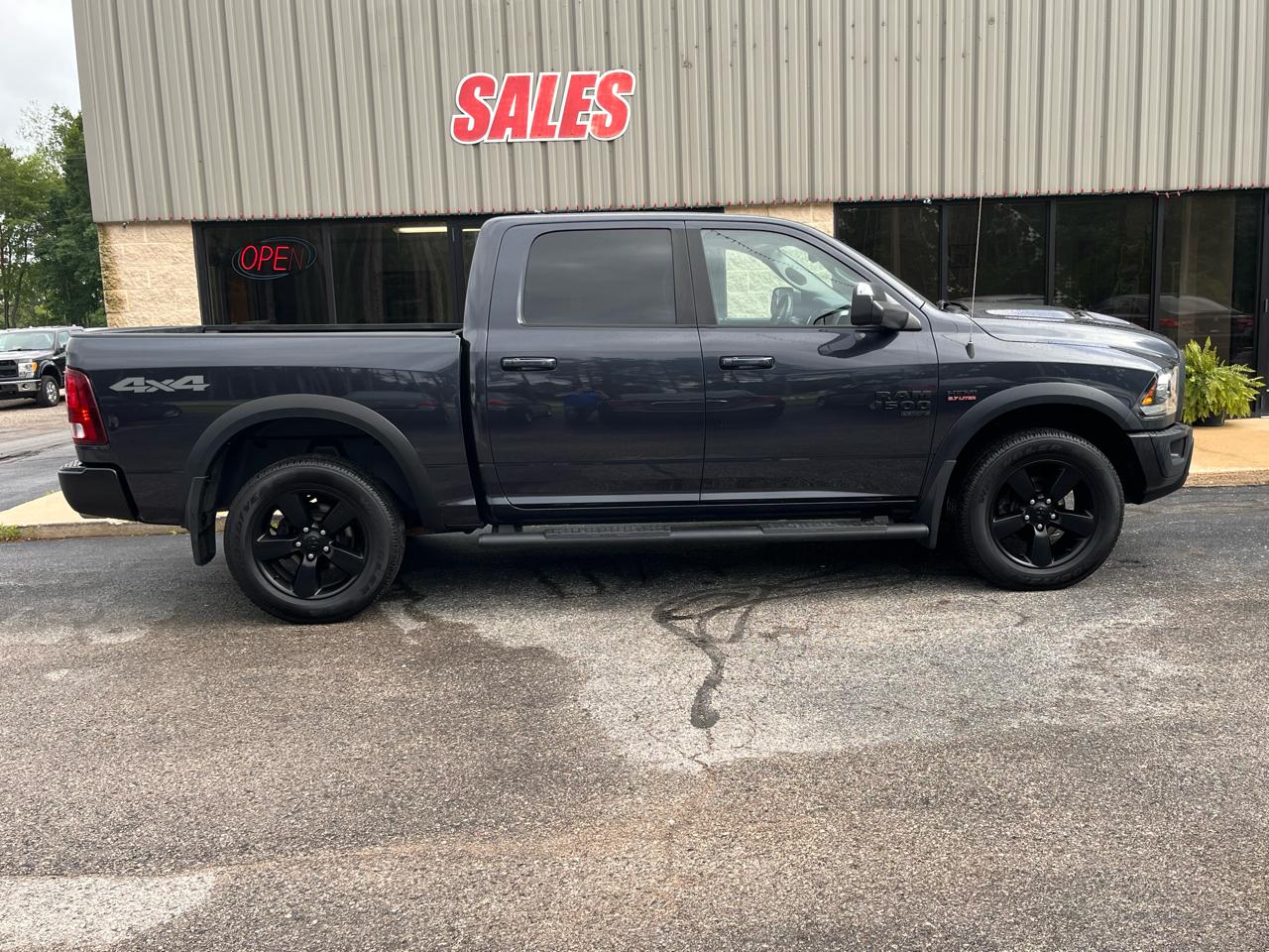 RAM 1500 Classic Warlock 4x4 Crew Cab 5'7" Box 2019