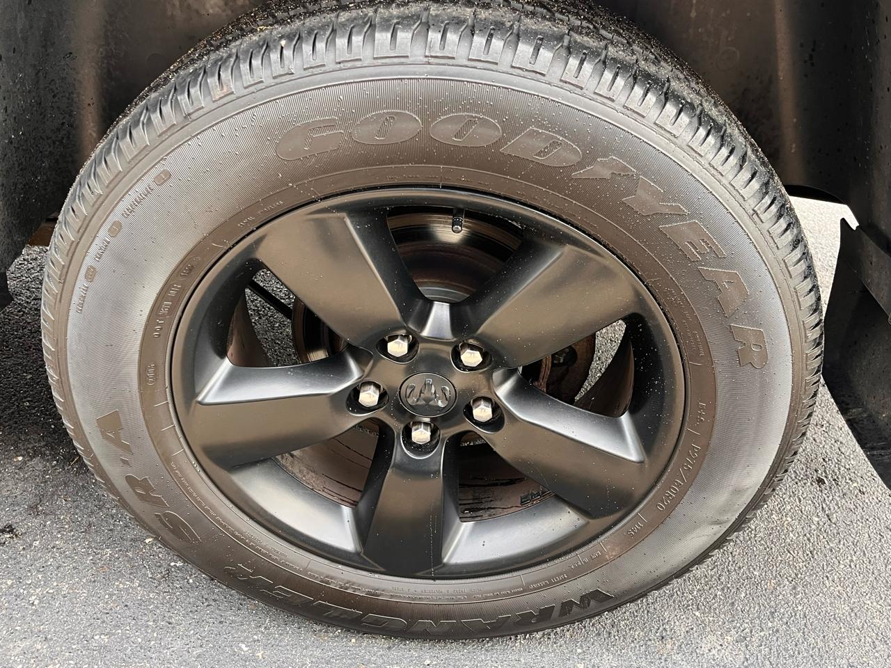 RAM 1500 Classic Warlock 4x4 Crew Cab 5'7" Box 2019