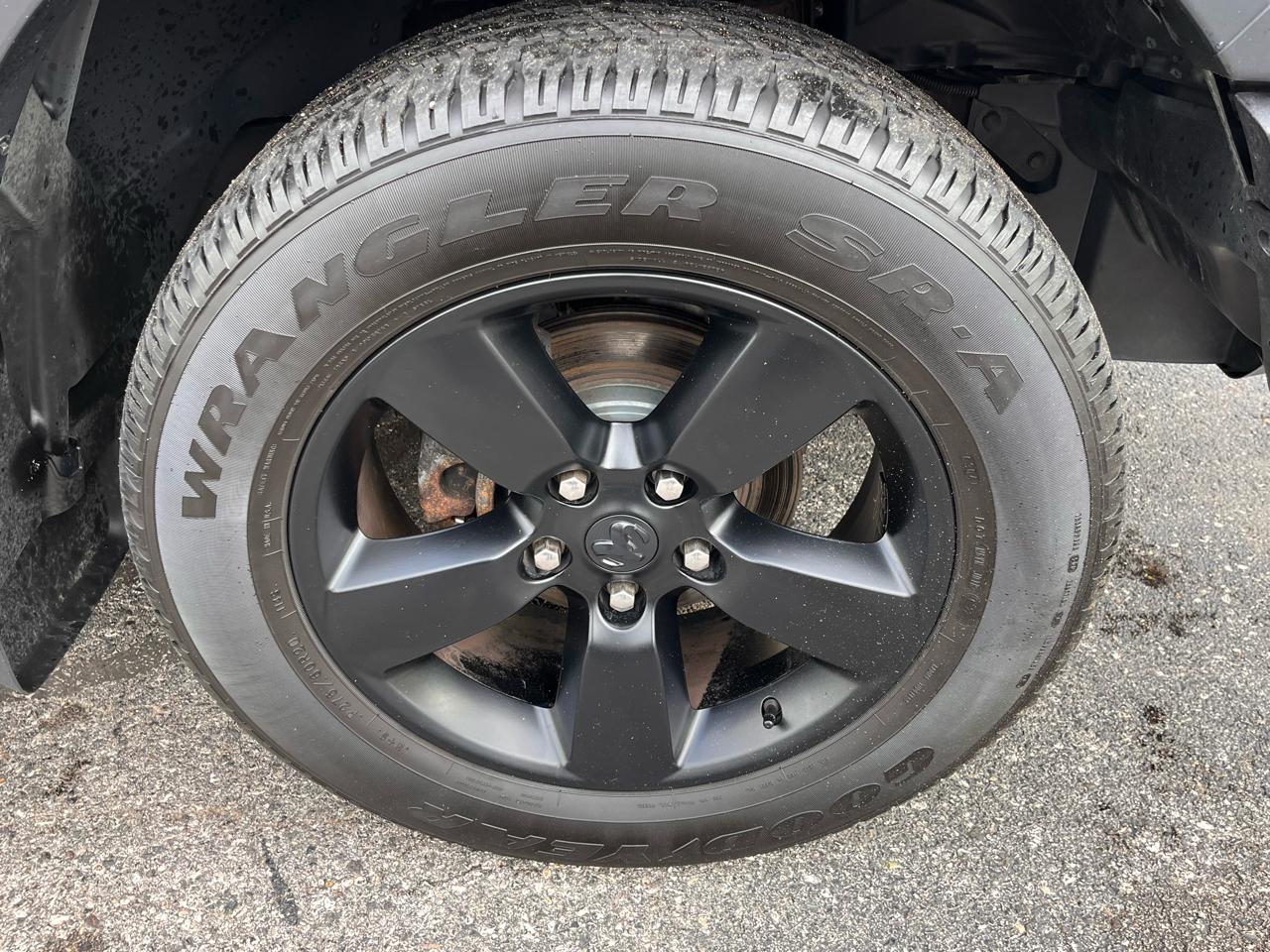 RAM 1500 Classic Warlock 4x4 Crew Cab 5'7" Box 2019
