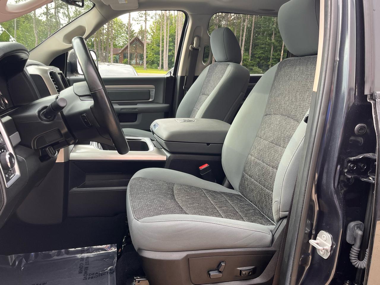 RAM 1500 Classic Warlock 4x4 Crew Cab 5'7" Box 2019
