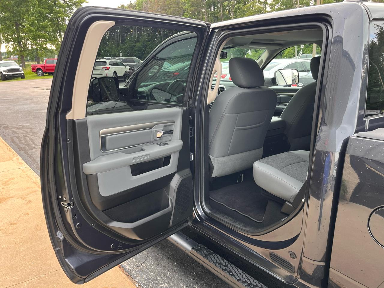 RAM 1500 Classic Warlock 4x4 Crew Cab 5'7" Box 2019