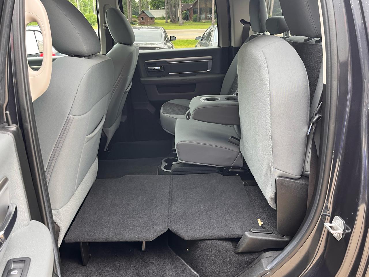 RAM 1500 Classic Warlock 4x4 Crew Cab 5'7" Box 2019