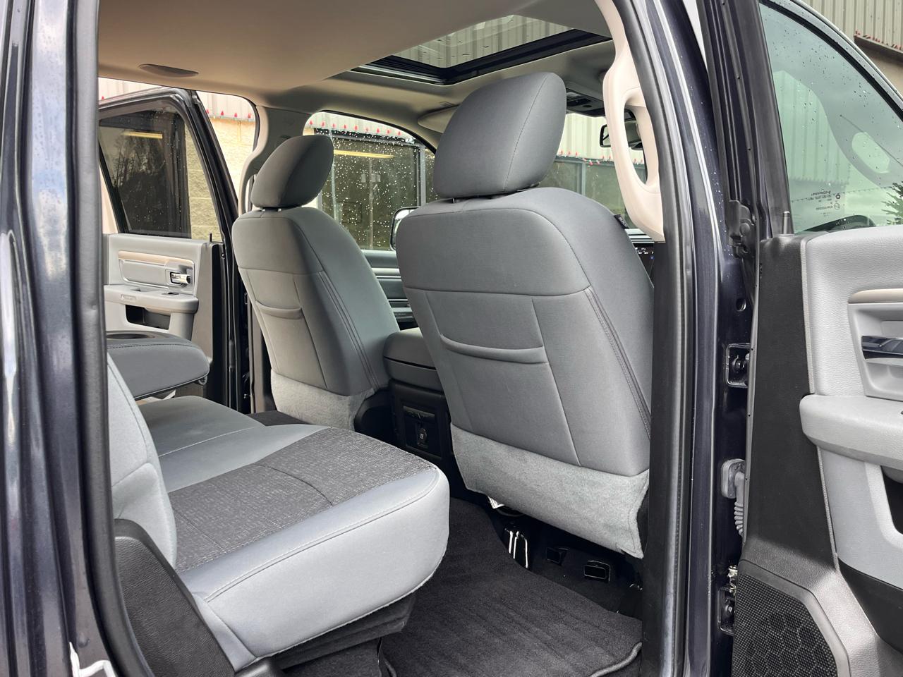 RAM 1500 Classic Warlock 4x4 Crew Cab 5'7" Box 2019