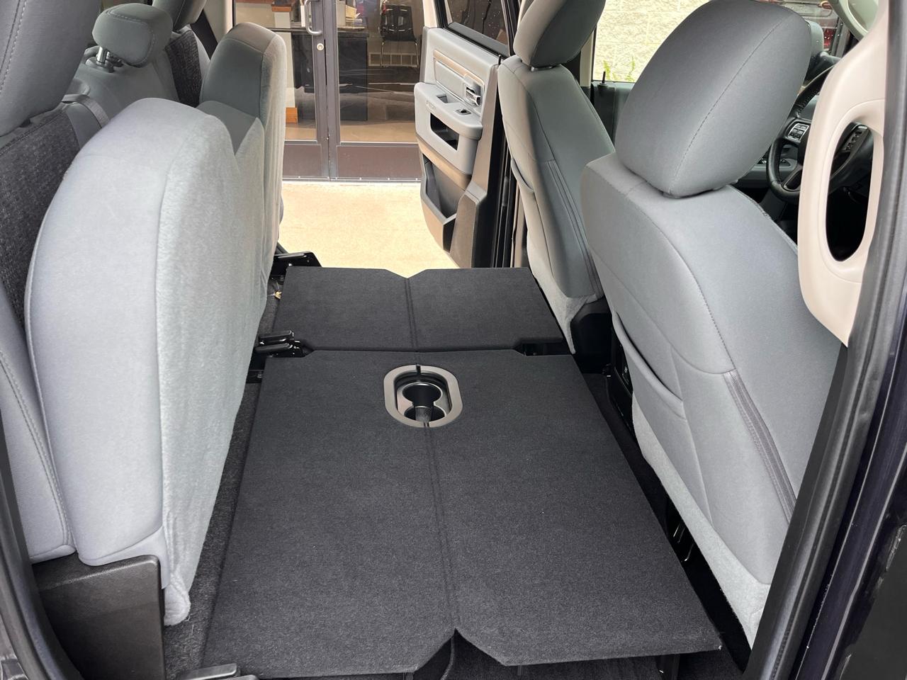RAM 1500 Classic Warlock 4x4 Crew Cab 5'7" Box 2019