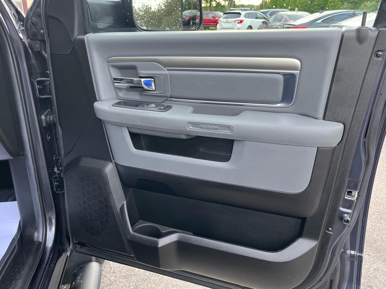 RAM 1500 Classic Warlock 4x4 Crew Cab 5'7" Box 2019
