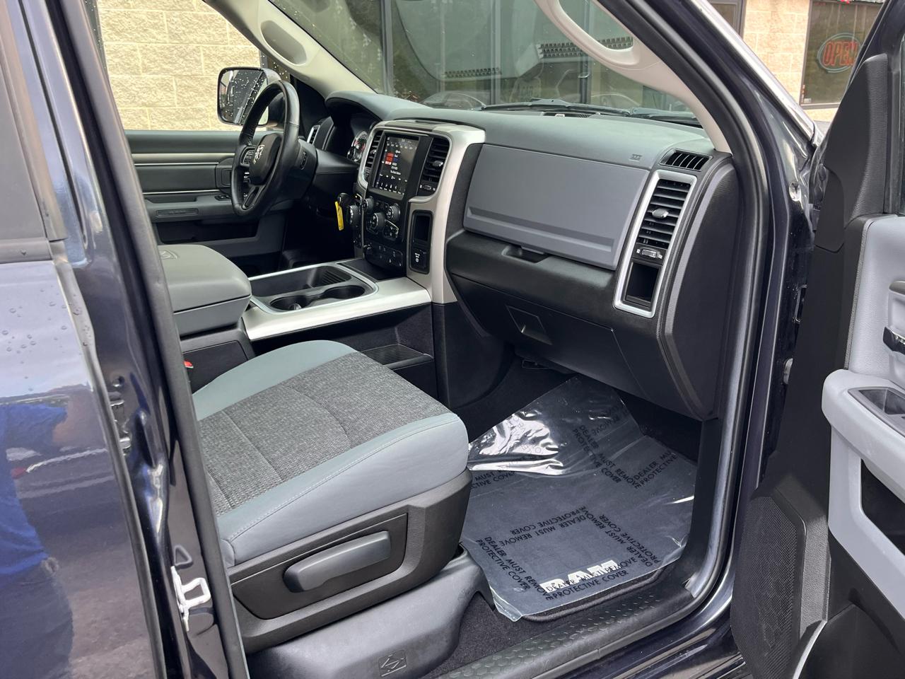 RAM 1500 Classic Warlock 4x4 Crew Cab 5'7" Box 2019