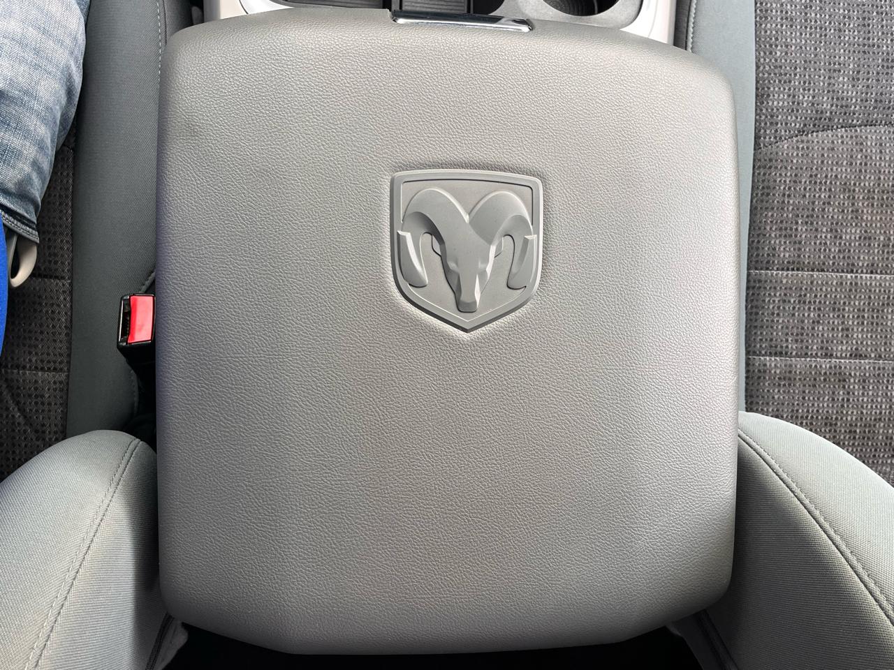 RAM 1500 Classic Warlock 4x4 Crew Cab 5'7" Box 2019