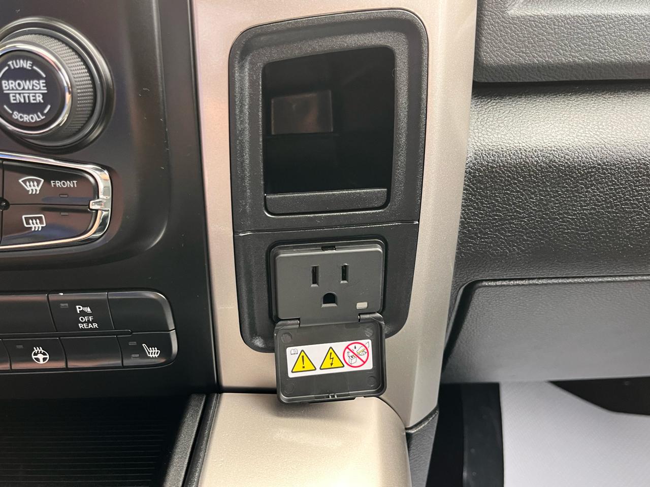 RAM 1500 Classic Warlock 4x4 Crew Cab 5'7" Box 2019