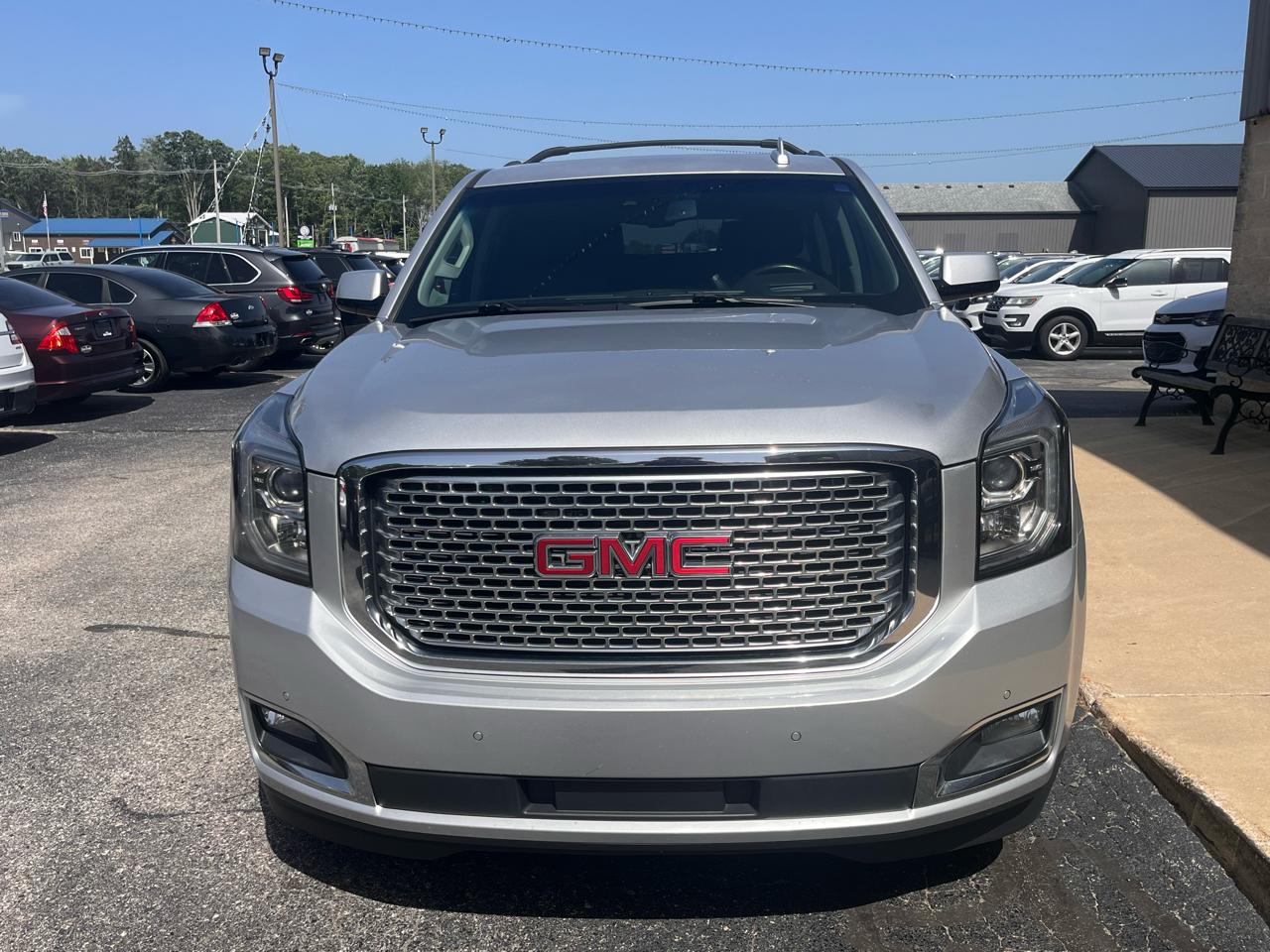 GMC Yukon XL 4WD 4dr Denali 2017