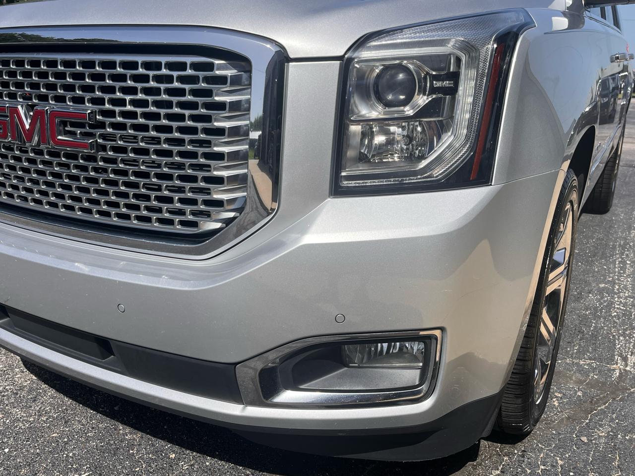 GMC Yukon XL 4WD 4dr Denali 2017