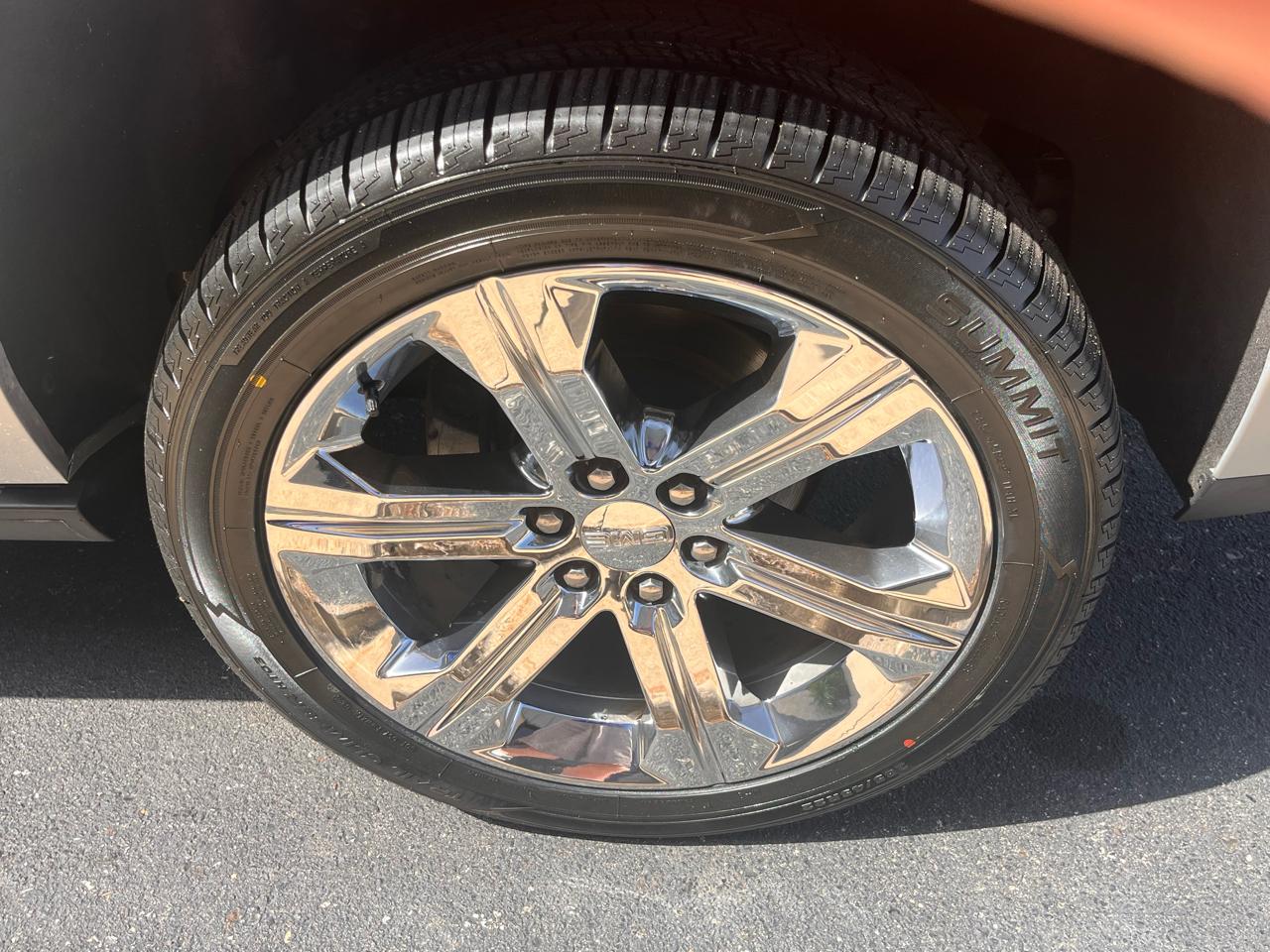 GMC Yukon XL 4WD 4dr Denali 2017